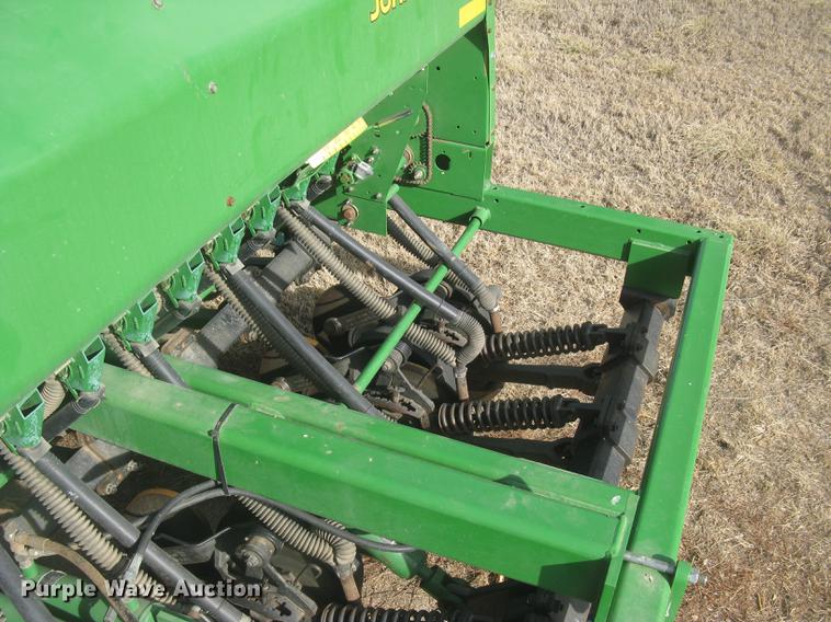 image for item DC2344 2003 John Deere 1590 grain drill