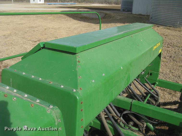 image for item DC2344 2003 John Deere 1590 grain drill
