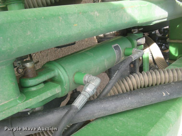 image for item DC2344 2003 John Deere 1590 grain drill
