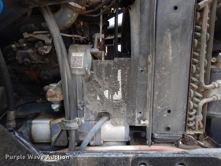 image for item DC5976 1996 New Holland 5635 tractor