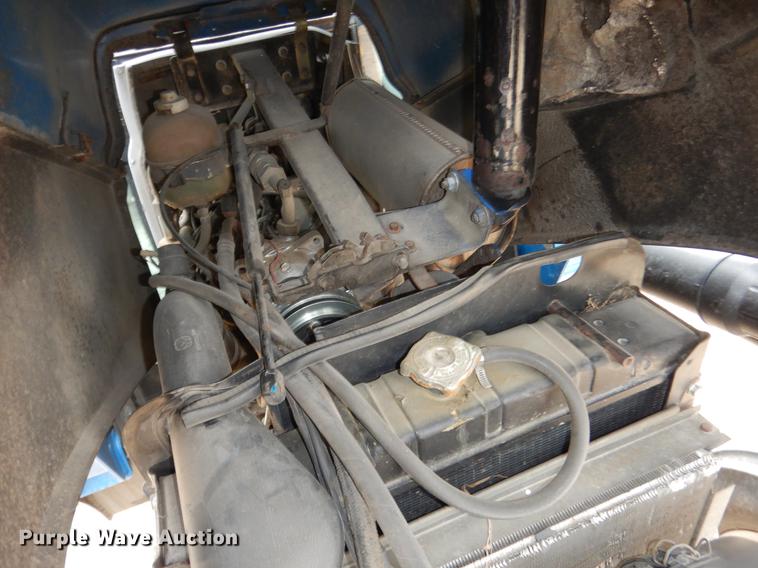 image for item DC5976 1996 New Holland 5635 tractor