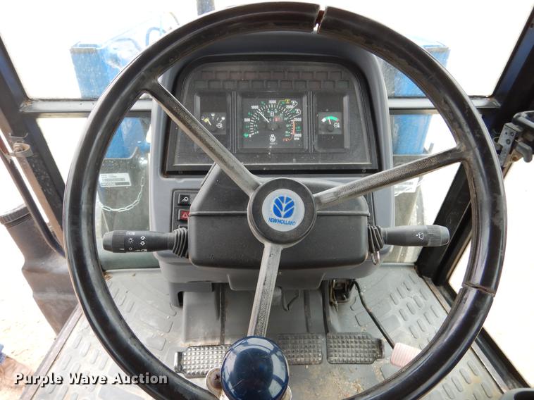 image for item DC5976 1996 New Holland 5635 tractor