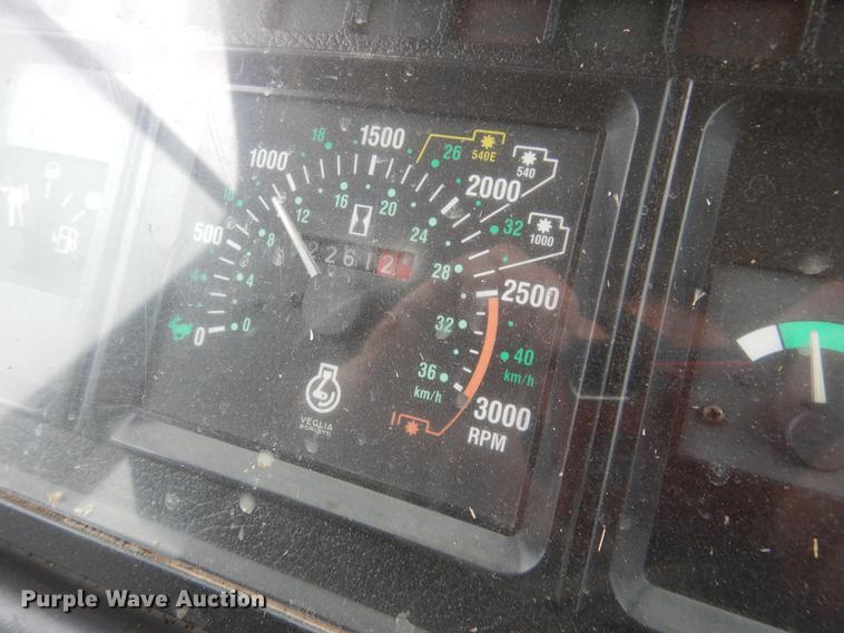 image for item DC5976 1996 New Holland 5635 tractor