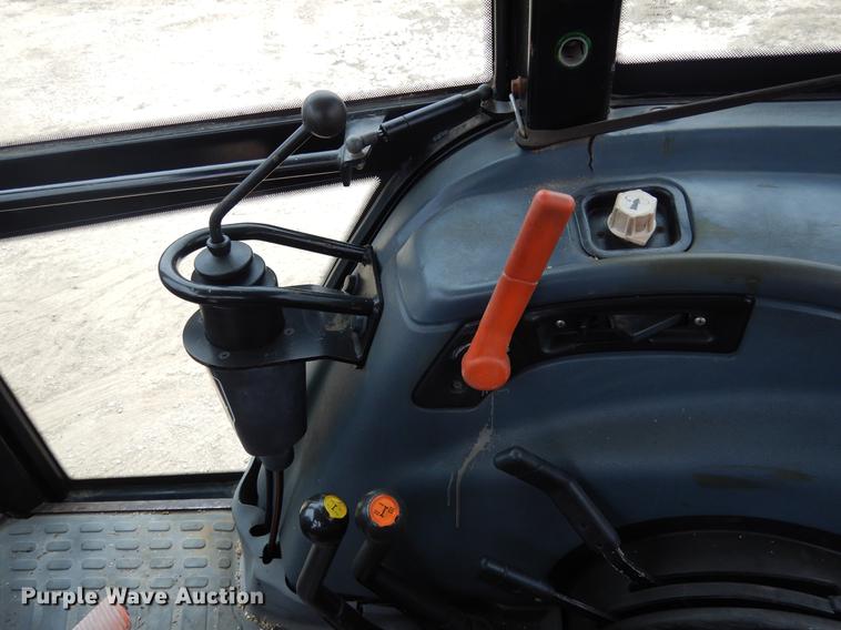 image for item DC5976 1996 New Holland 5635 tractor