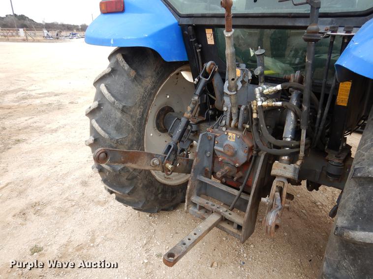 image for item DC5976 1996 New Holland 5635 tractor