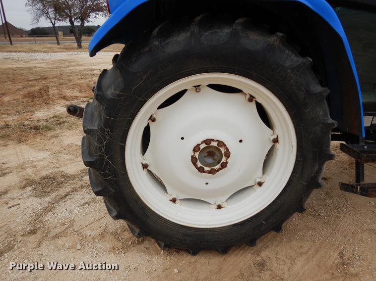 image for item DC5976 1996 New Holland 5635 tractor
