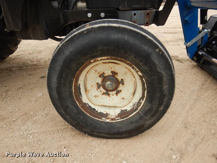 image for item DC5976 1996 New Holland 5635 tractor
