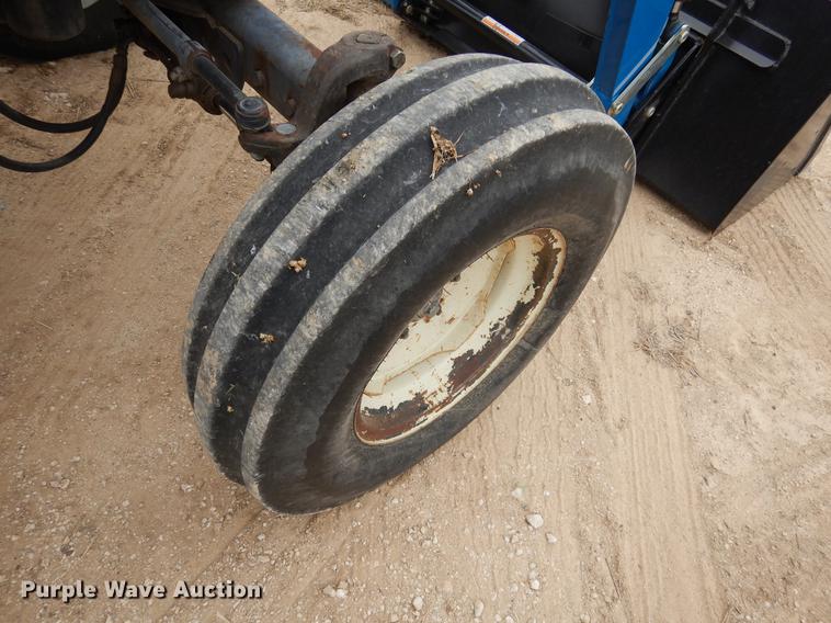 image for item DC5976 1996 New Holland 5635 tractor