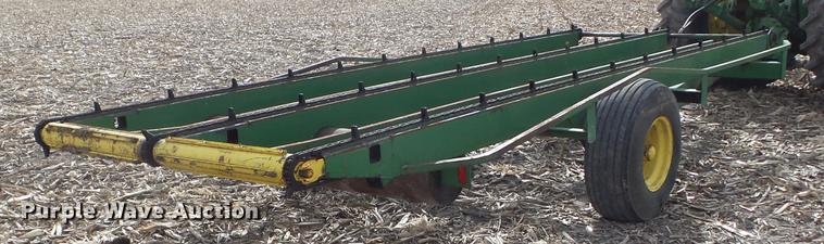 image for item DC7412 John Deere 00200 bale stack mover
