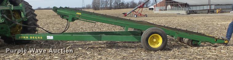 image for item DC7412 John Deere 00200 bale stack mover