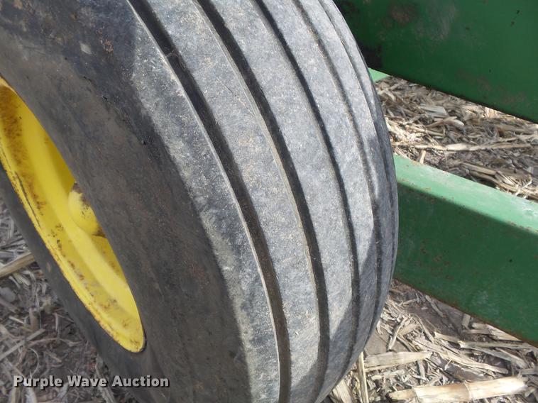 image for item DC7412 John Deere 00200 bale stack mover