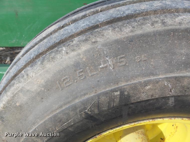 image for item DC7412 John Deere 00200 bale stack mover