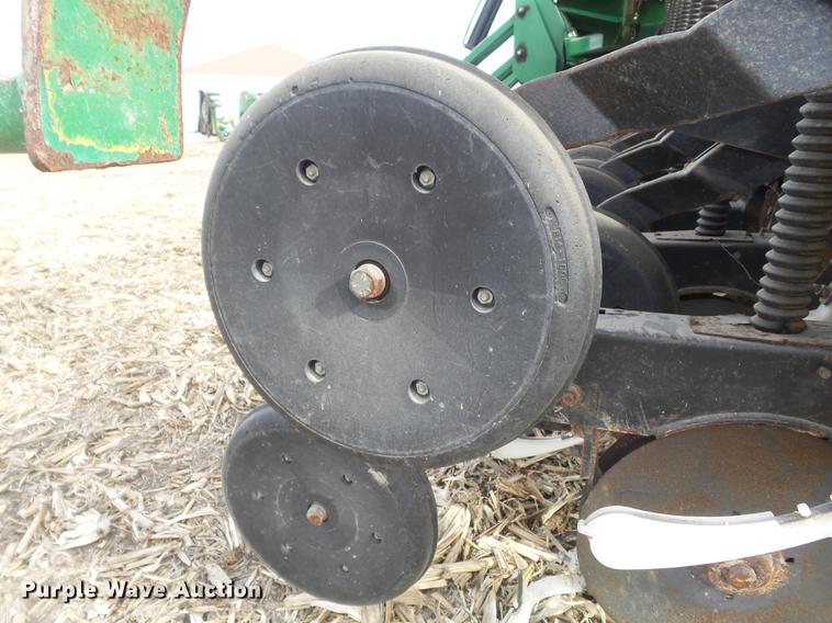 image for item DC7413 2004 Great Plains 3N-4010 no-till grain drill