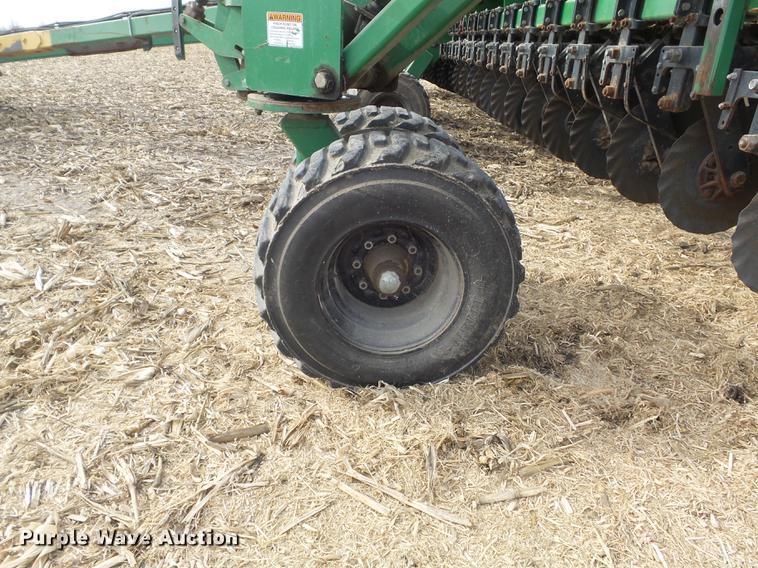 image for item DC7413 2004 Great Plains 3N-4010 no-till grain drill