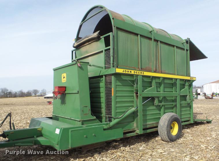 image for item DC7414 John Deere E0200 bale stacker