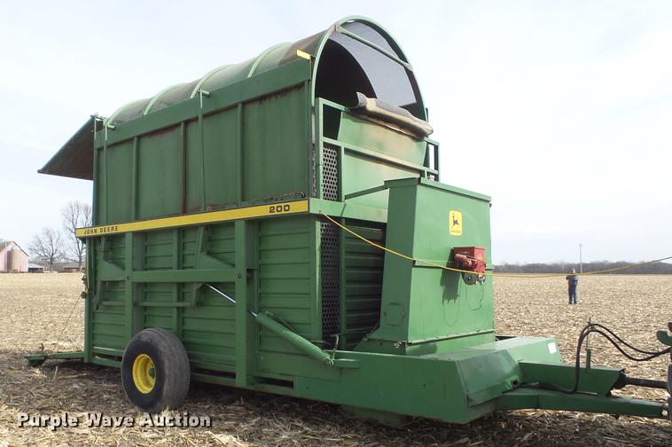 image for item DC7414 John Deere E0200 bale stacker