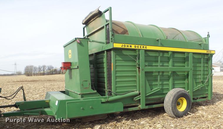 image for item DC7414 John Deere E0200 bale stacker