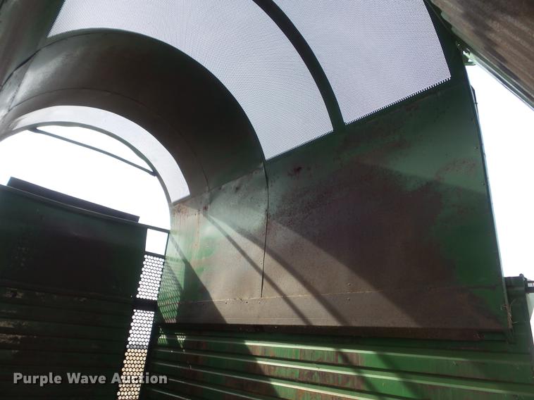 image for item DC7414 John Deere E0200 bale stacker