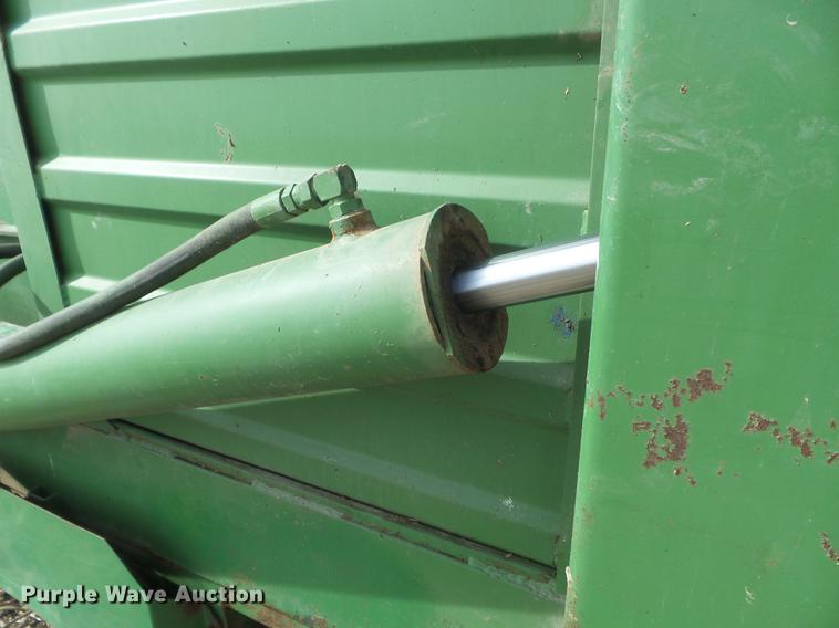 image for item DC7414 John Deere E0200 bale stacker