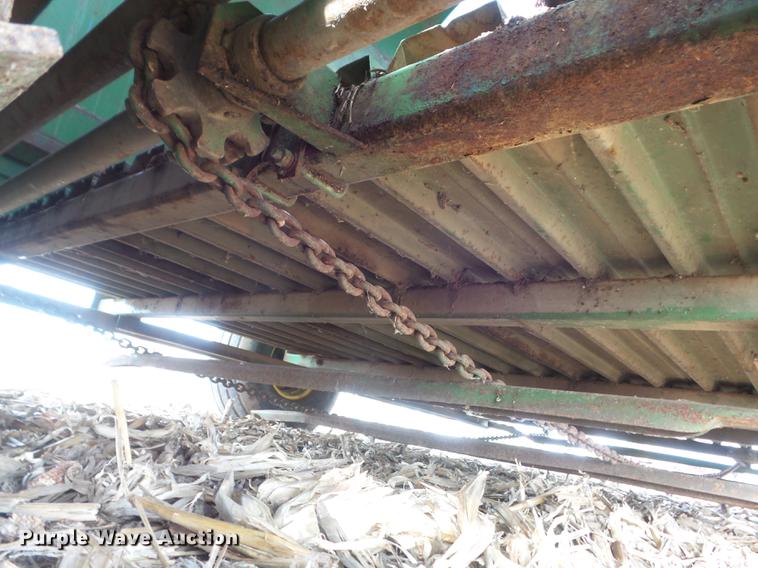 image for item DC7414 John Deere E0200 bale stacker