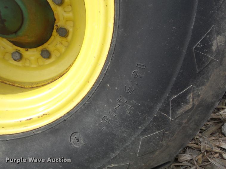 image for item DC7414 John Deere E0200 bale stacker