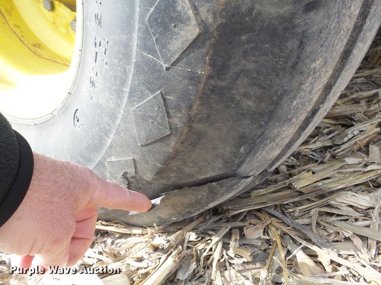 image for item DC7414 John Deere E0200 bale stacker