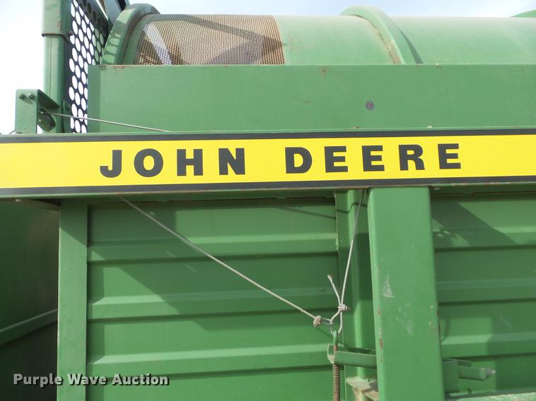 image for item DC7414 John Deere E0200 bale stacker