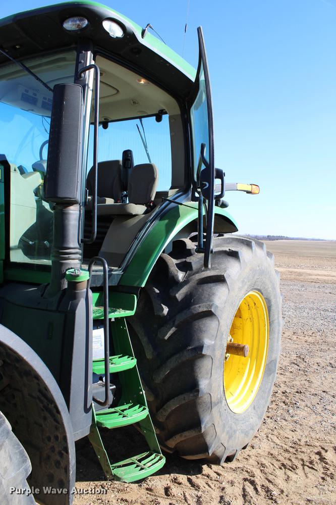 image for item DC7721 2011 John Deere 7200R MFWD tractor