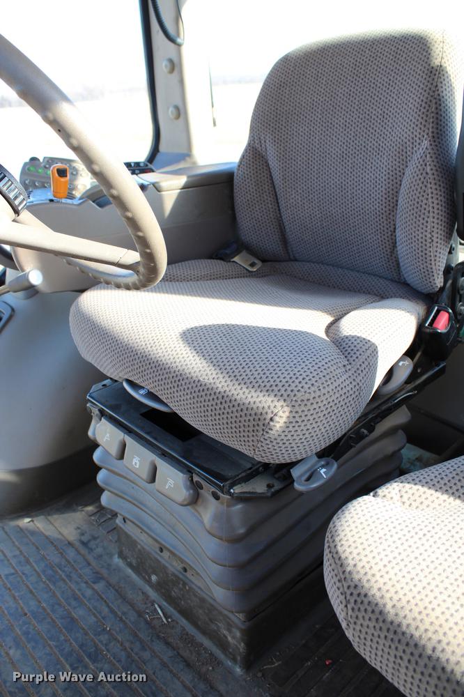 image for item DC7721 2011 John Deere 7200R MFWD tractor