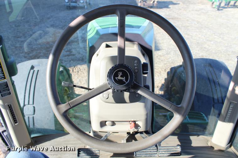 image for item DC7721 2011 John Deere 7200R MFWD tractor