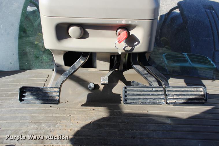 image for item DC7721 2011 John Deere 7200R MFWD tractor