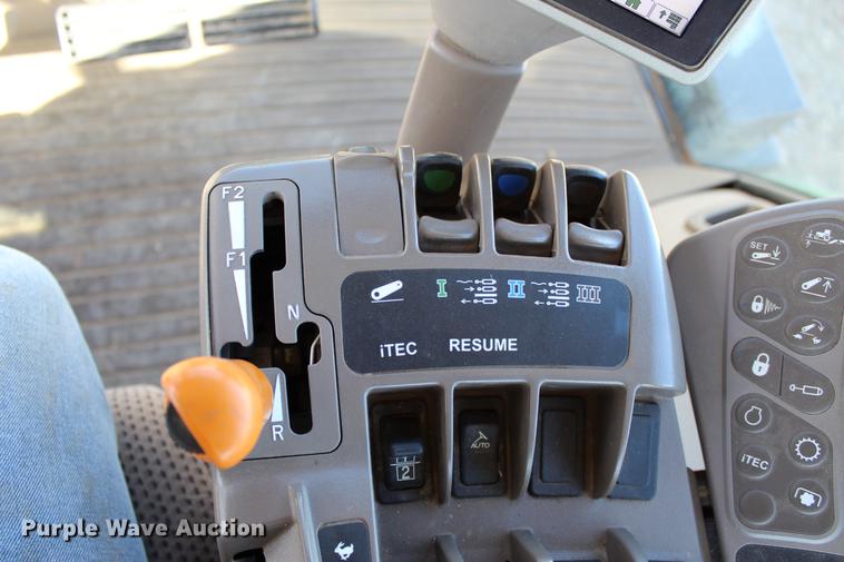 image for item DC7721 2011 John Deere 7200R MFWD tractor