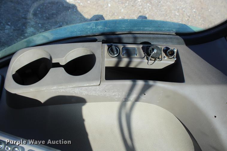 image for item DC7721 2011 John Deere 7200R MFWD tractor