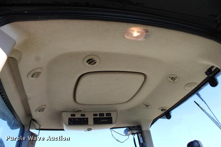 image for item DC7721 2011 John Deere 7200R MFWD tractor