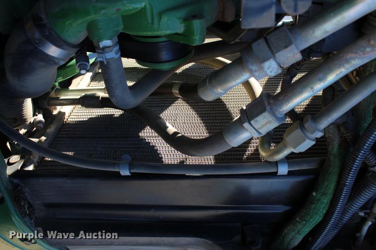 image for item DC7721 2011 John Deere 7200R MFWD tractor