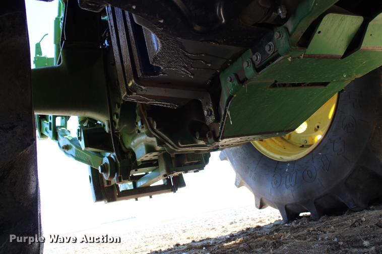 image for item DC7721 2011 John Deere 7200R MFWD tractor