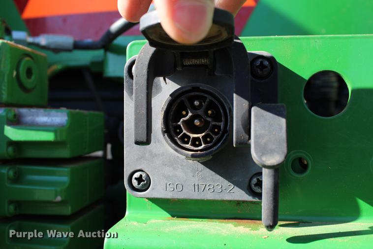 image for item DC7721 2011 John Deere 7200R MFWD tractor