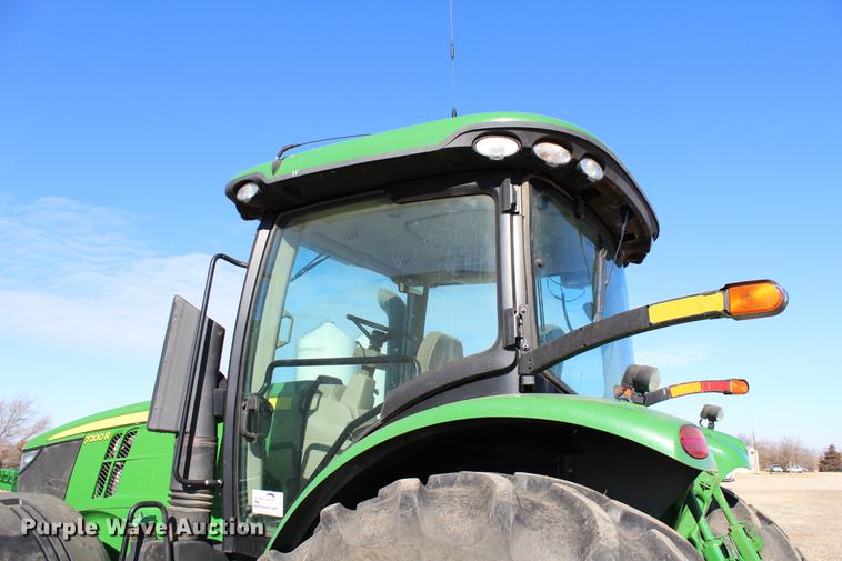 image for item DC7721 2011 John Deere 7200R MFWD tractor