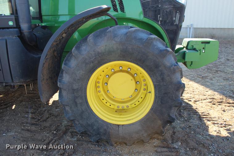 image for item DC7721 2011 John Deere 7200R MFWD tractor