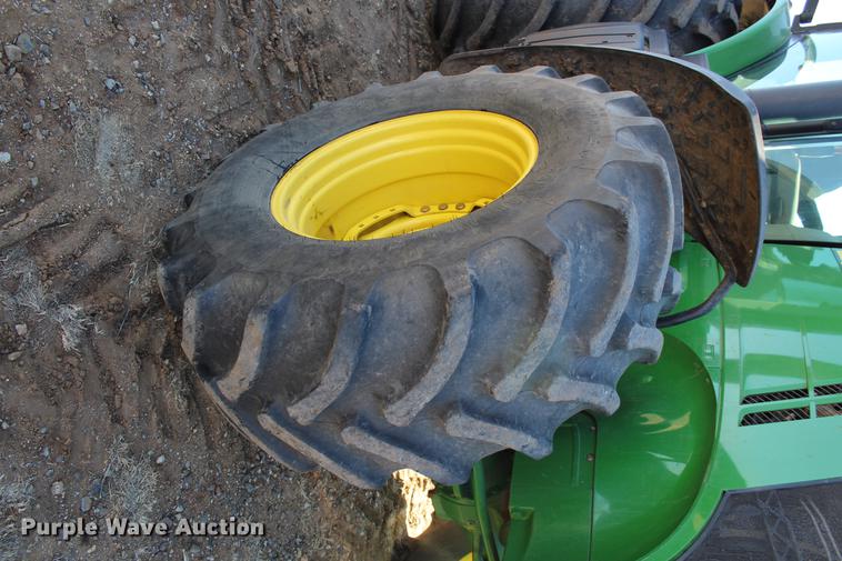 image for item DC7721 2011 John Deere 7200R MFWD tractor