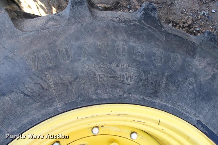 image for item DC7721 2011 John Deere 7200R MFWD tractor