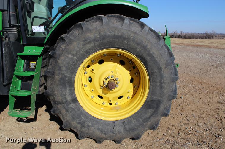 image for item DC7721 2011 John Deere 7200R MFWD tractor