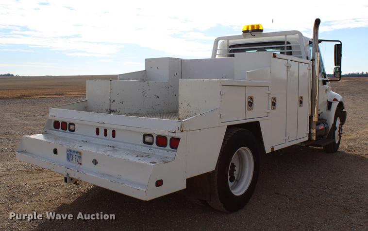 image for item DC7722 2002 International 4300 utility truck