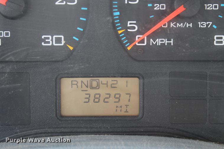 image for item DC7722 2002 International 4300 utility truck