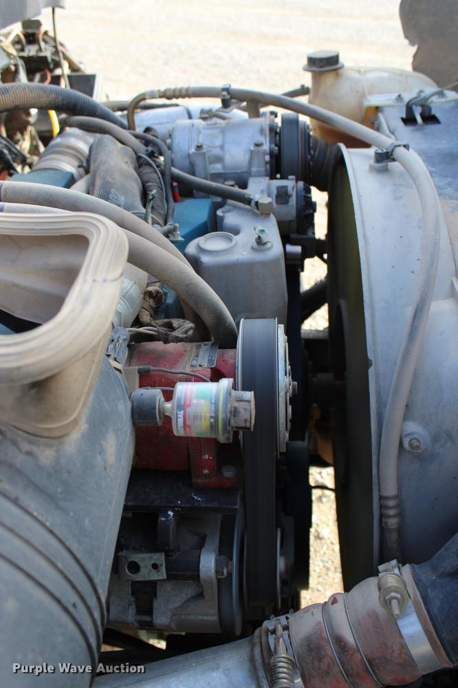 image for item DC7722 2002 International 4300 utility truck