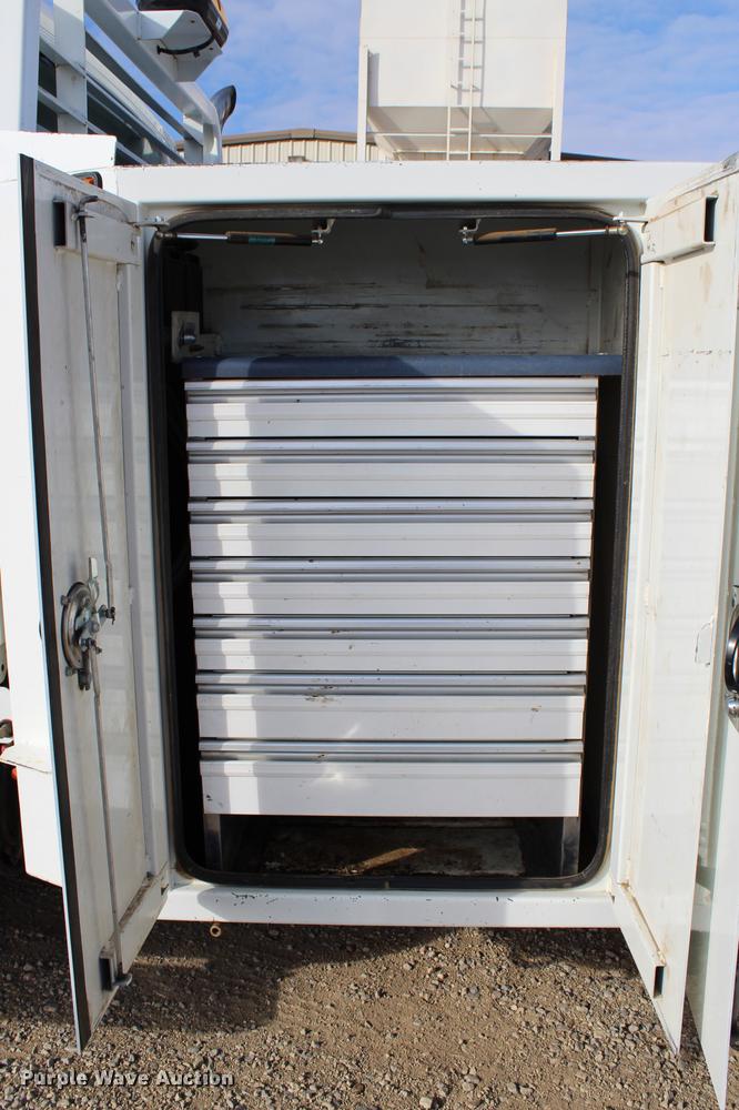 image for item DC7722 2002 International 4300 utility truck