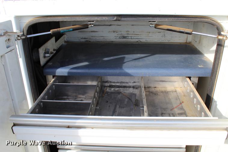 image for item DC7722 2002 International 4300 utility truck