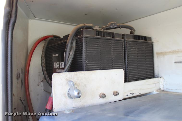 image for item DC7722 2002 International 4300 utility truck