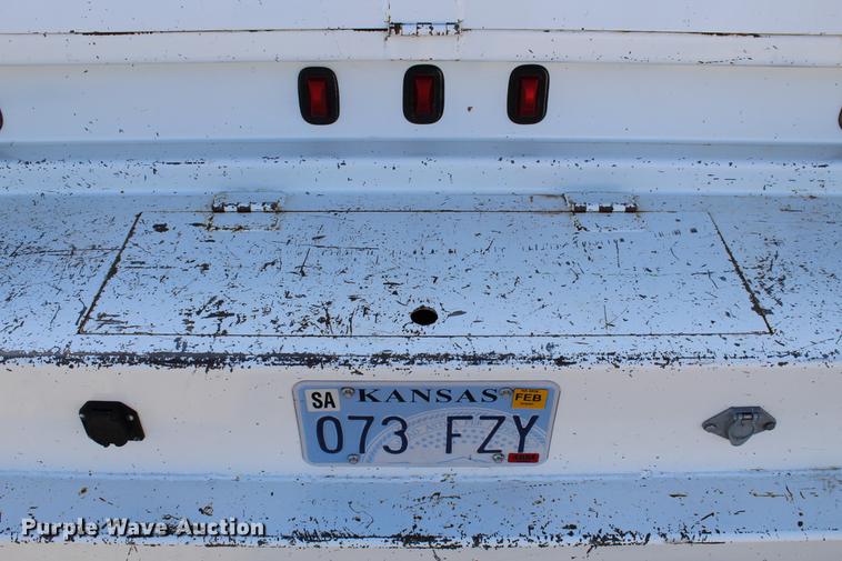 image for item DC7722 2002 International 4300 utility truck