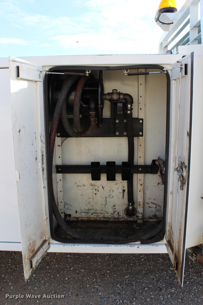 image for item DC7722 2002 International 4300 utility truck